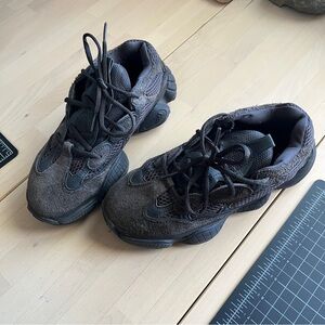 Yeezy 500 utility black women 7 men’s 5.5